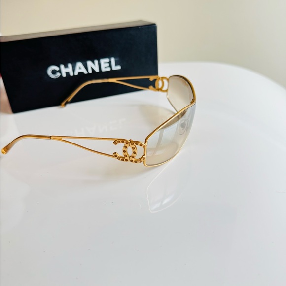 LIKE NEW💫RARE Chanel Authentic Gold CC crystal rimless sunglasses - Picture 5 of 13